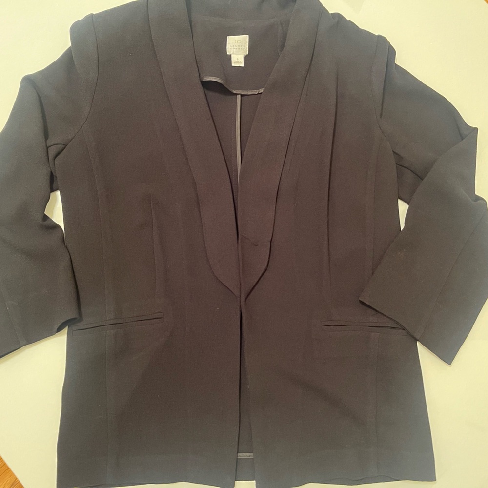 LC Lauren Conrad Charcoal Jacket
Size 6
Excellent Condition